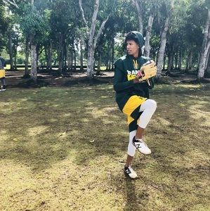 Meet your Posher, Carlos